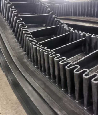 Αγορά Black Corrugated Sidewall Conveyor Belt for Large Inclination Transportation online manufacture